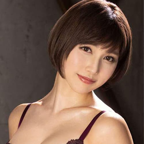 Shiori Tokunaga Shiori Tokunaga